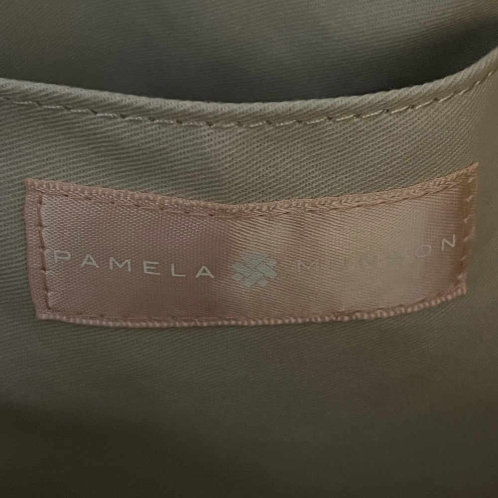 Elegant Tan Woven Tote with White Leather Handles - Picture 2 of 3